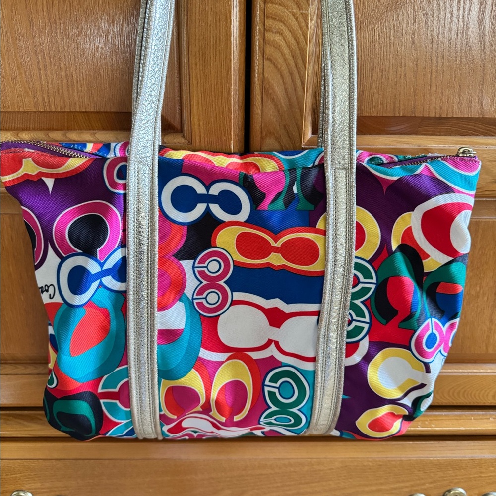 Coach Poppy Tote, Multi-Color, Large Size, W/Wristlet and Dust Bag.